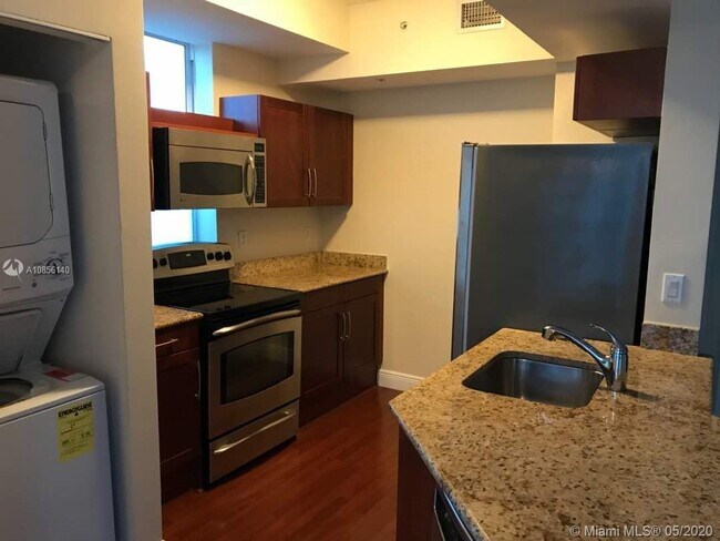 Foto del edificio - 7275 SW 90th Way 302 Miami Fl 33156