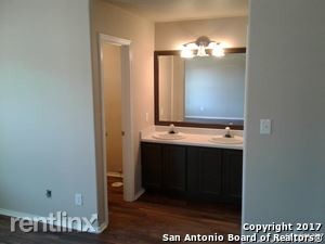 Building Photo - 14718 Hillside Vw
