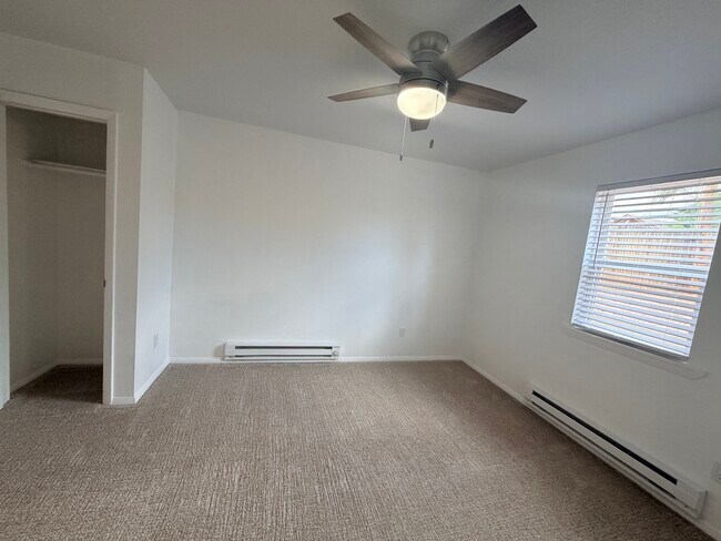 Dormitorio oeste - 2525 W Vermijo Ave