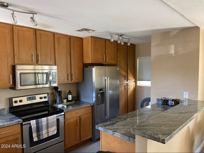 Foto del edificio - 925 McDowell Rd