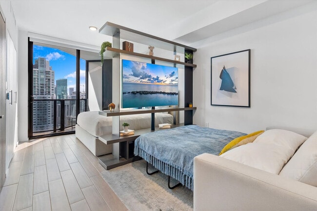 Building Photo - 398 NE 5th St