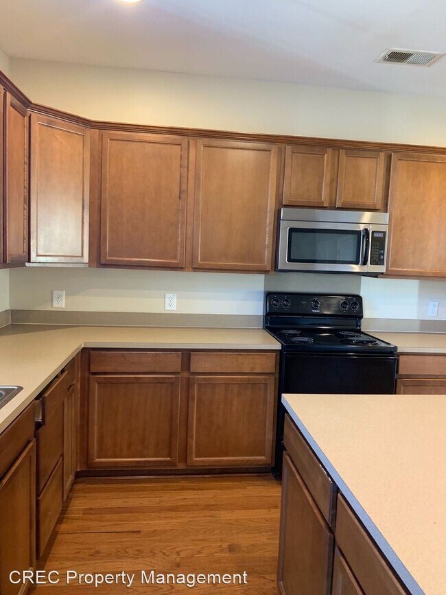 Building Photo - 3 br, 2.5 bath House - 1016 Bridlewood Far...
