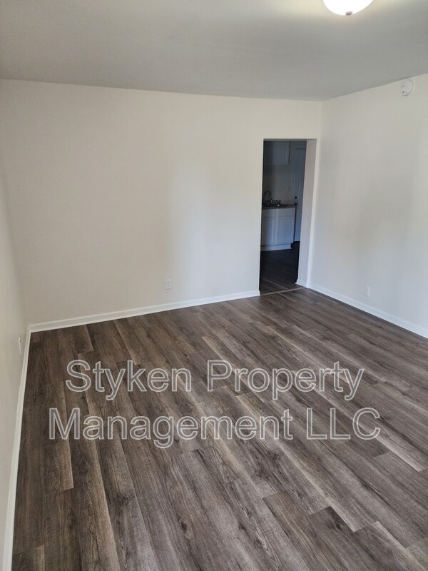 Building Photo - 312 W Merchant St