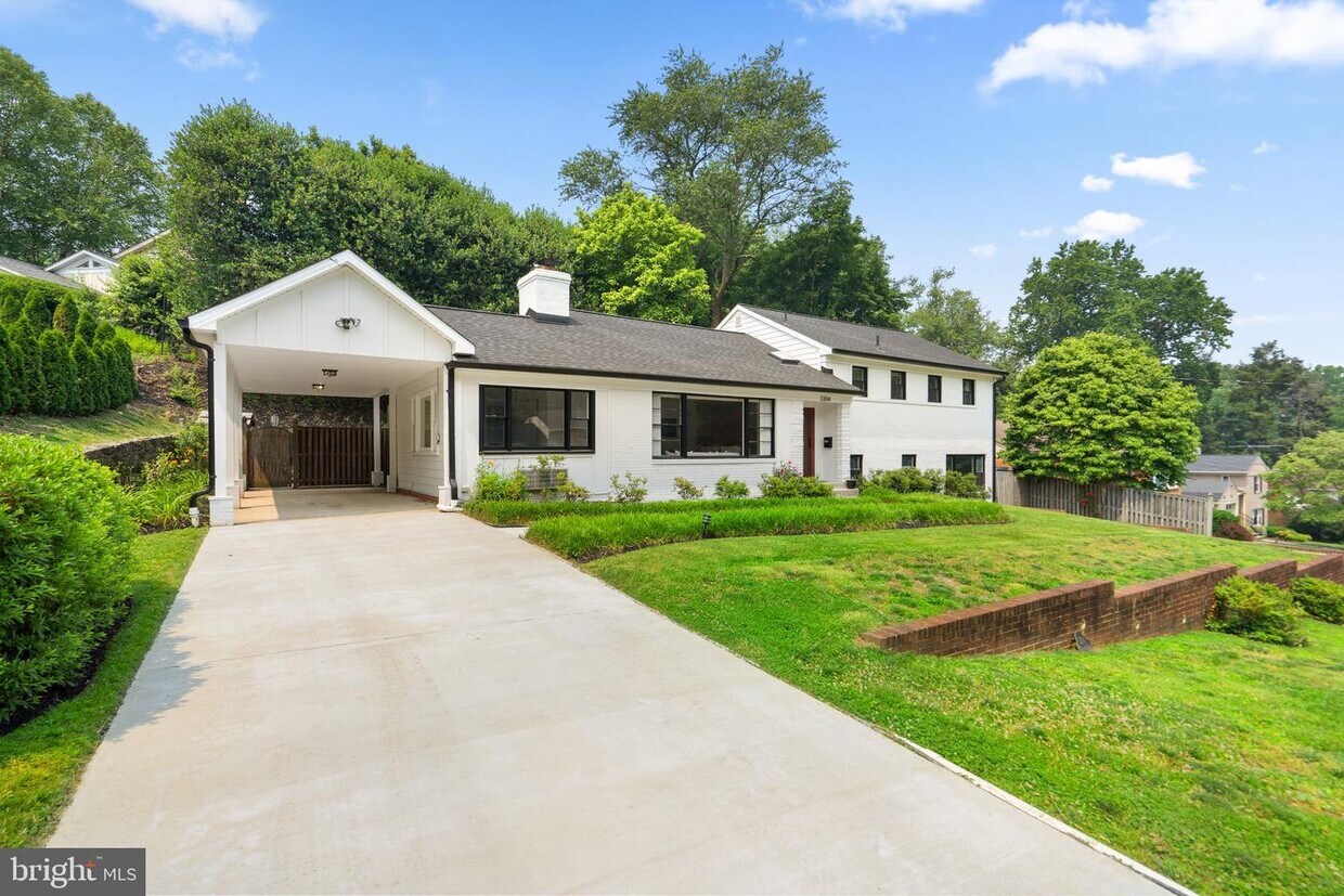 Primary Photo - 3304 Glenmoor Dr