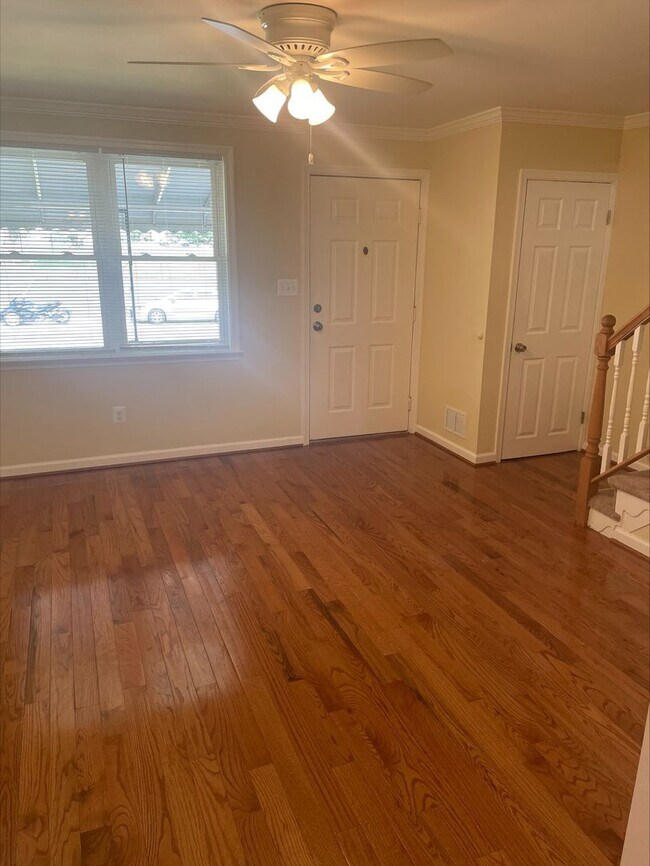 Foto del edificio - Charming 2 Bedroom Townhome in Dundalk!