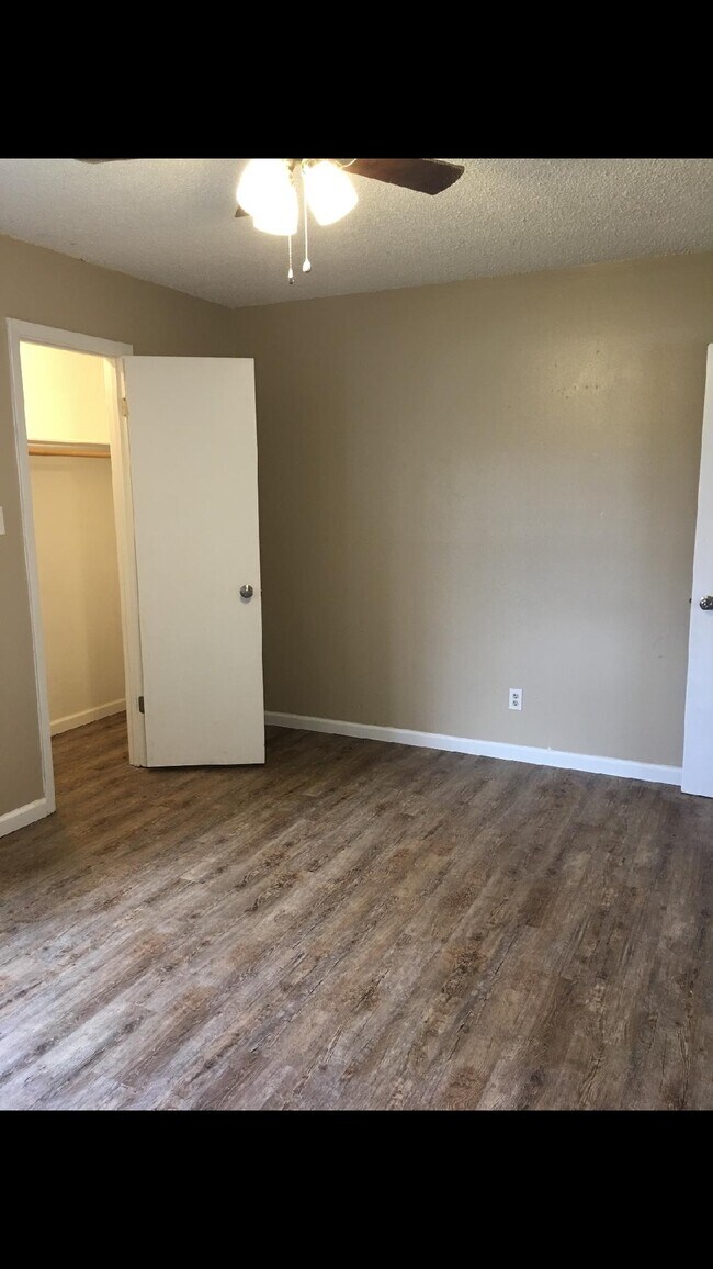 Building Photo - 1201 Briarwood Ave