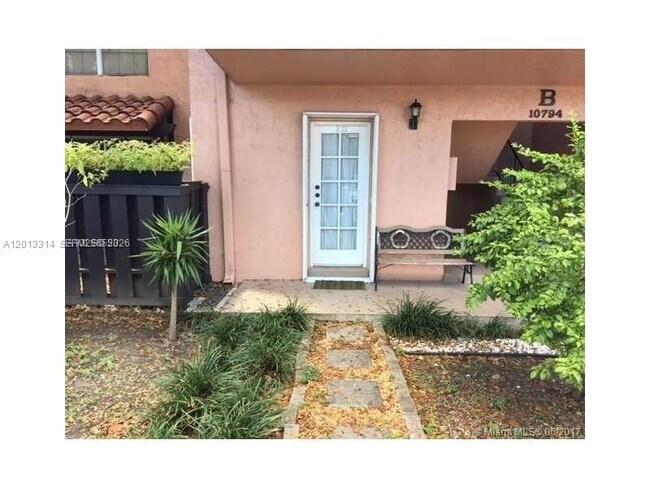 Foto del edificio - 10794 N Kendall Dr