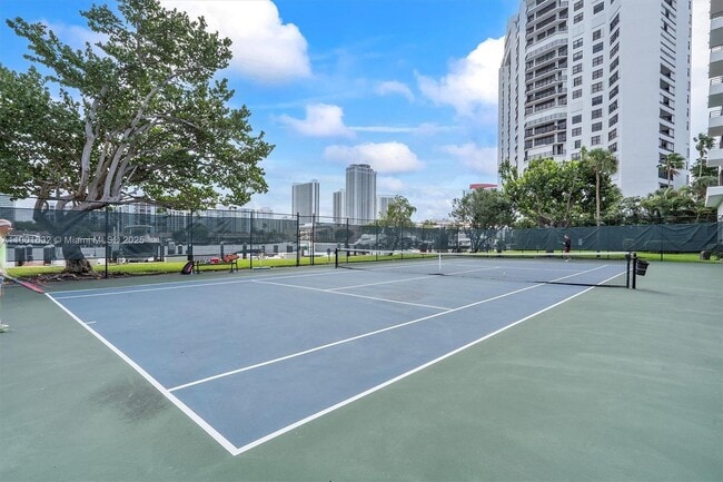 Foto del edificio - 600 Three Islands Boulevard