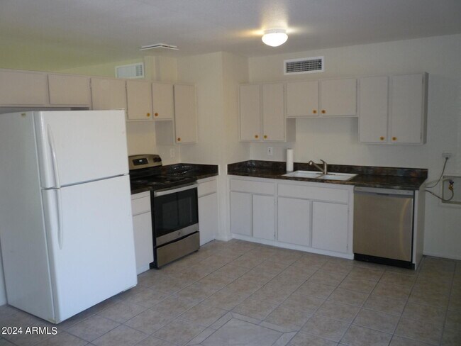 Foto del edificio - 3416 W Thunderbird Rd