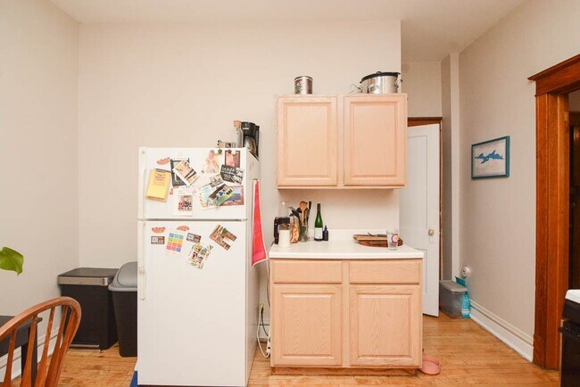 Foto del edificio - 819 N Campbell Ave