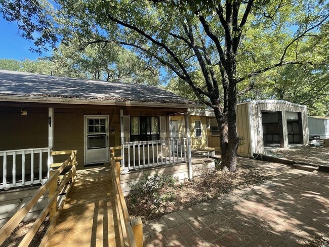 Building Photo - Cute 3 Bed 2 Bath for rent!