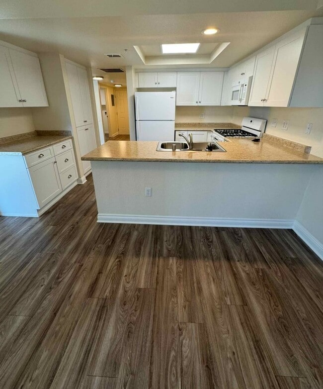 3-BEDROOM 2.5 BATH - Stuart Mesa - Military Housing