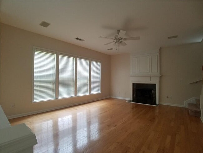 Building Photo - 603 Friars Head Ct NE