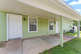Building Photo - 5035 Reno Dr