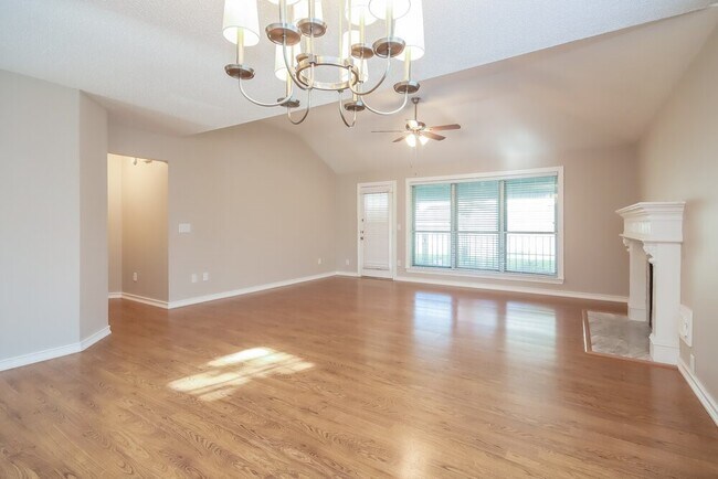 Foto del edificio - 19019 Oakway Dr