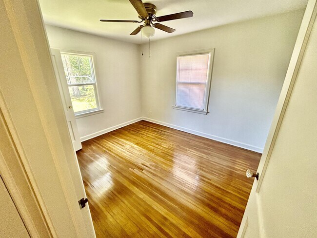 Foto del edificio - 2109 E Gum St