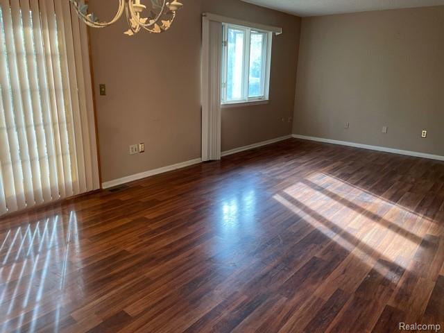 Foto del edificio - 2416 Tanbark Ct