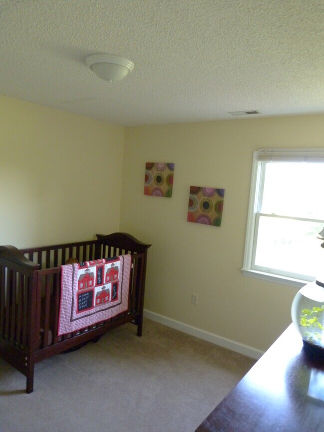 Building Photo - 211 Sandlewood Dr