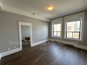 Building Photo - 209 Simpson St