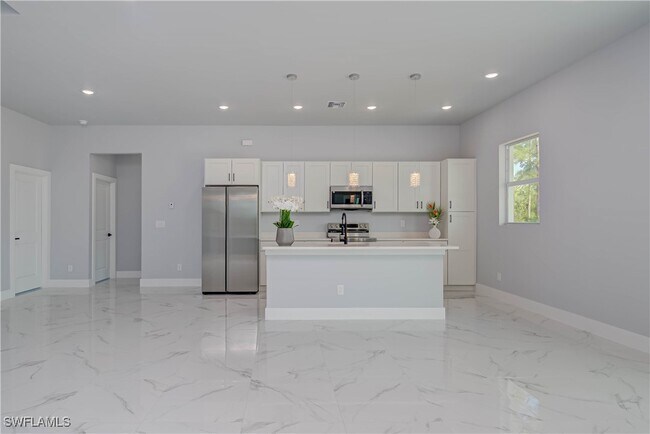 Foto del edificio - 3417 71st St W