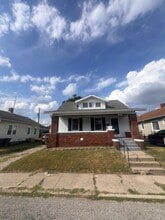 Building Photo - 2211 W Columbia St