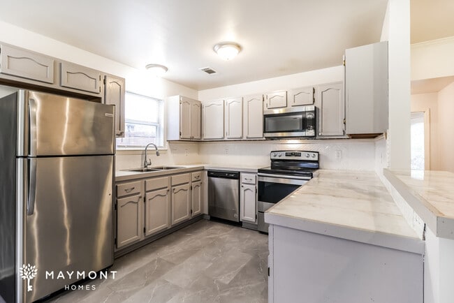 Foto del edificio - 1011 Katy Ln