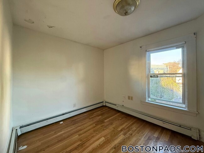 Building Photo - 31 Seattle St