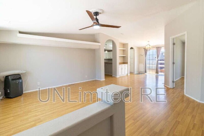 Foto del edificio - 1679 W Stephen Dr