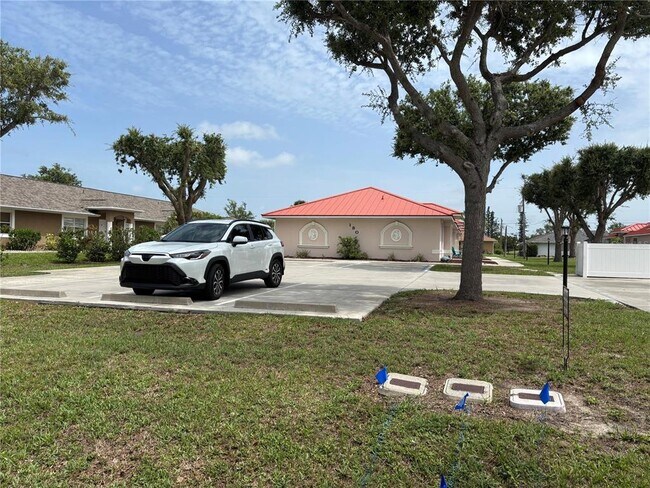 Building Photo - 180 Rotonda Blvd W