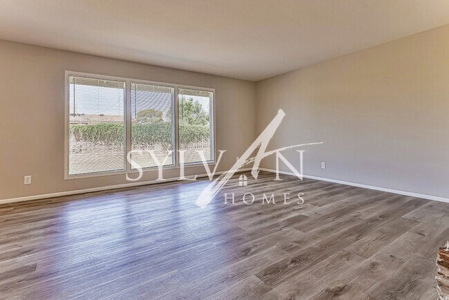 Building Photo - You will love this spacious 4 bed, 2.5 bat...