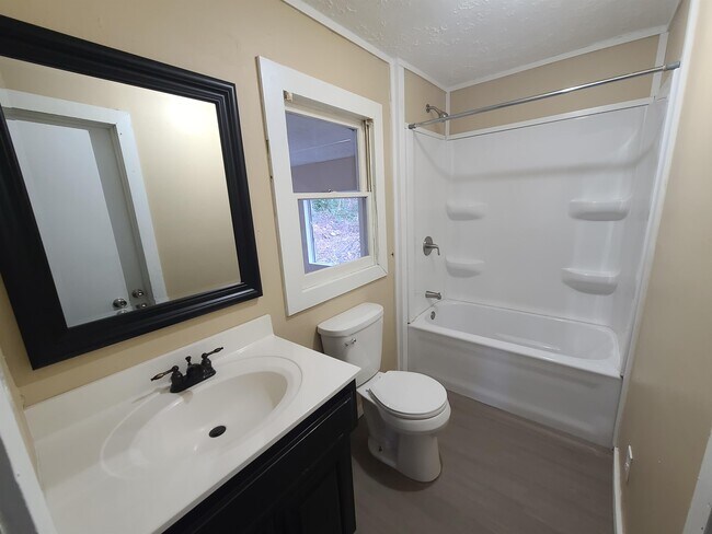 Foto del edificio - 319.5 Cornishville St