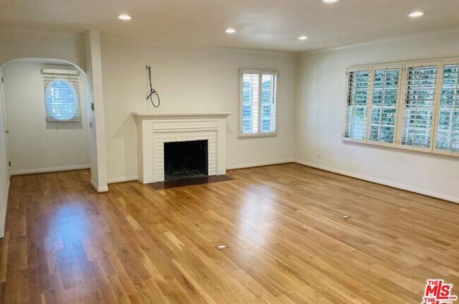 Foto del edificio - 11445 Burnham St