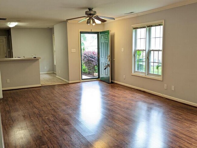 Building Photo - 411 Intern Way