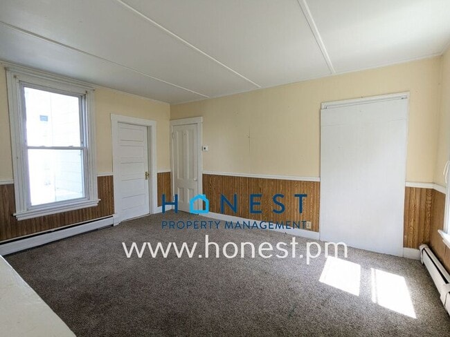 Building Photo - 122 Benton Ave