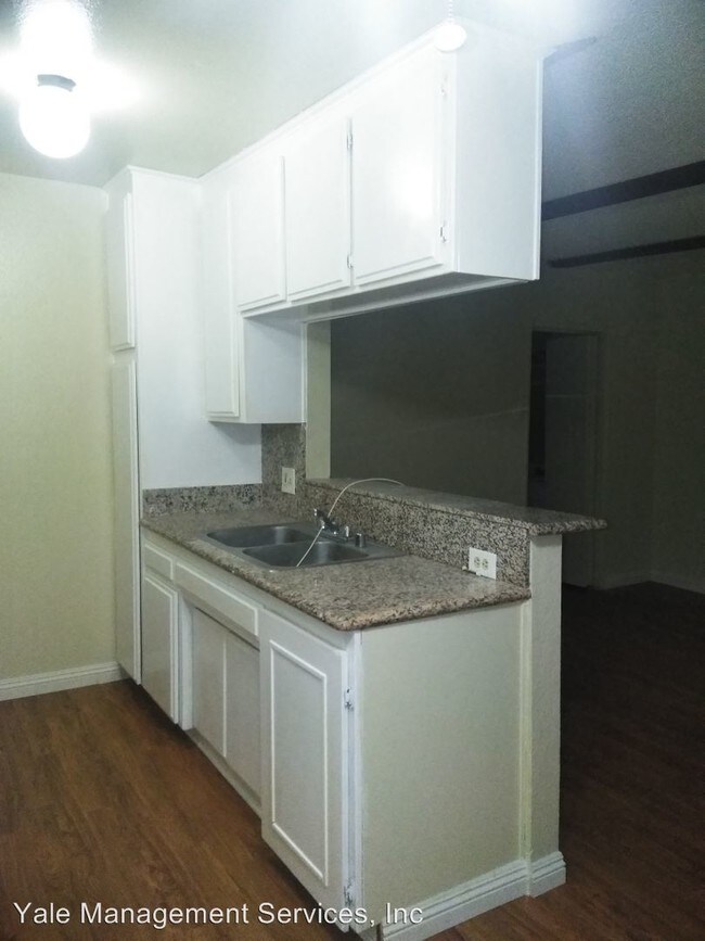 Foto del edificio - 21821-21825 Saticoy St