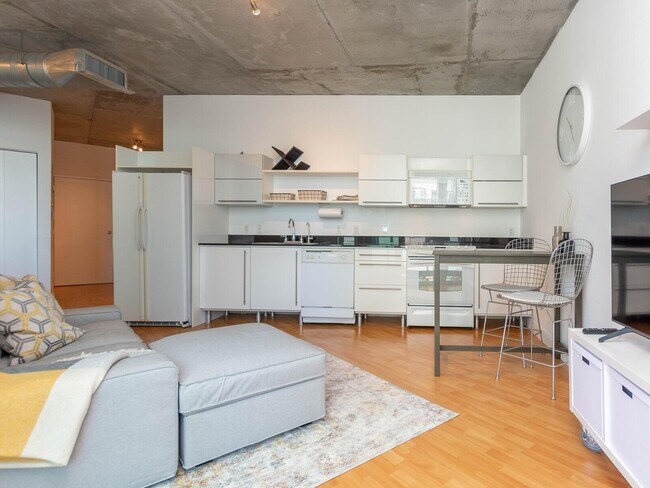 Foto del edificio - 690 SW 1st Ct