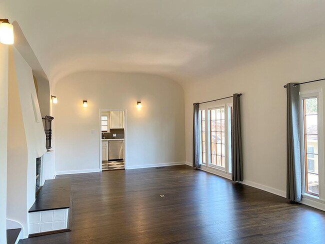 Building Photo - 6855 Alta Loma Ter