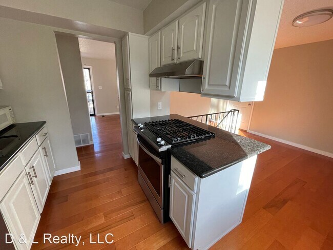Building Photo - 4 br, 2 bath House - 1140 Atoka Dr