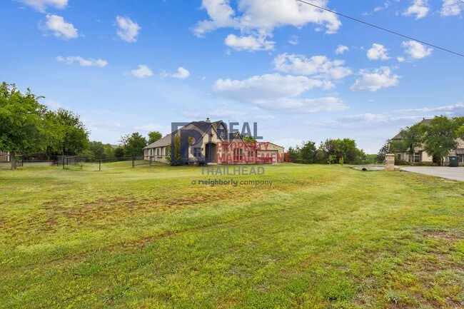 Building Photo - 113 Maral Ln