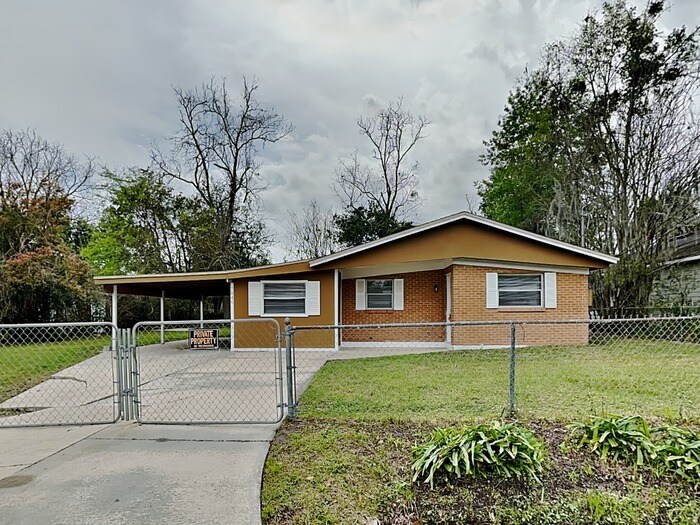 Primary Photo - Close to Beaver Street Area