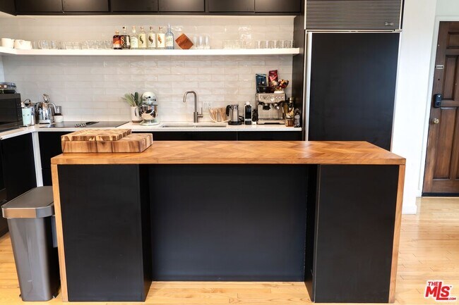 Foto del edificio - 1311 Braeridge Dr