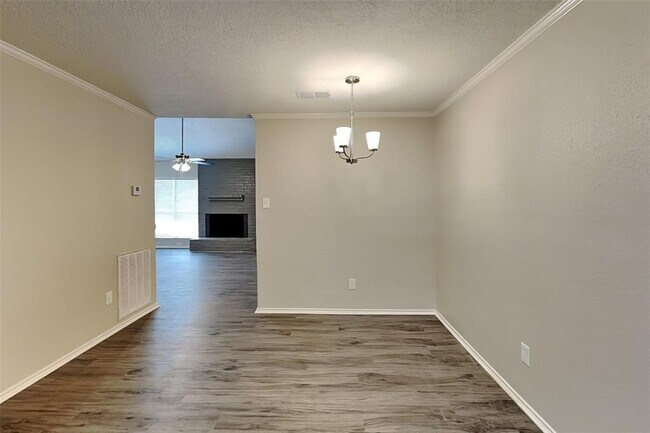 Building Photo - 9606 Yearling Cir