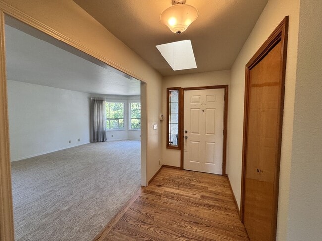 Building Photo - 1033 S 232nd St