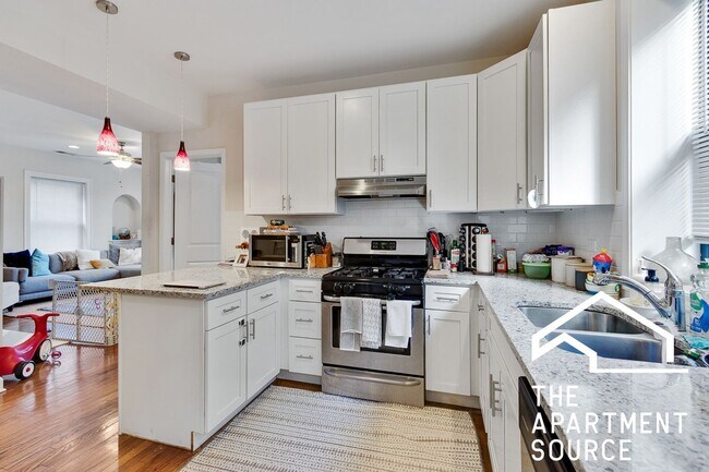 Photo - 1819 W Leland Ave Apartment
