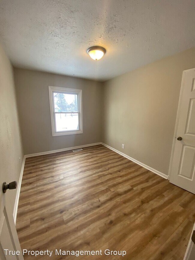 Foto del edificio - 3 br, 1 bath House - 4605 Woodcroft Avenue