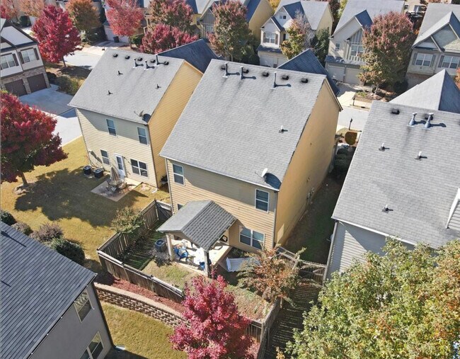 Building Photo - 3885 Lake Manor Way