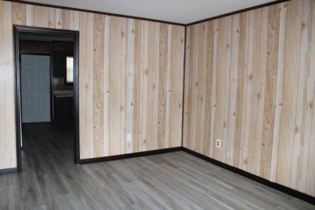 Building Photo - 204-D Park Ave