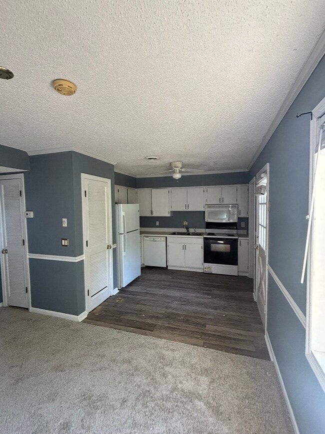 Building Photo - 1200 Cactus Ave