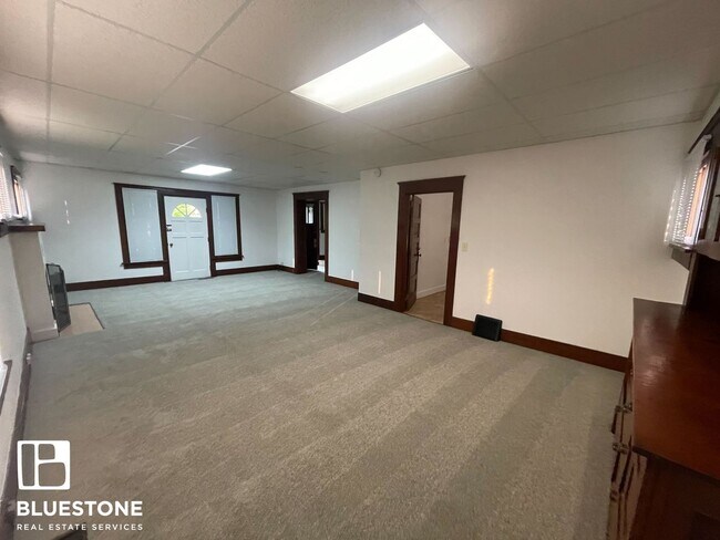 Foto del edificio - 121 NW 8th St