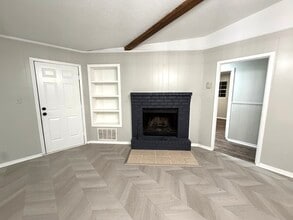 Building Photo - 5919 40th Ct